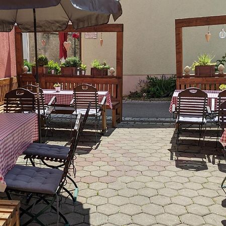 Gasthof Hotel Rose Obereisenheim Eksteriør billede