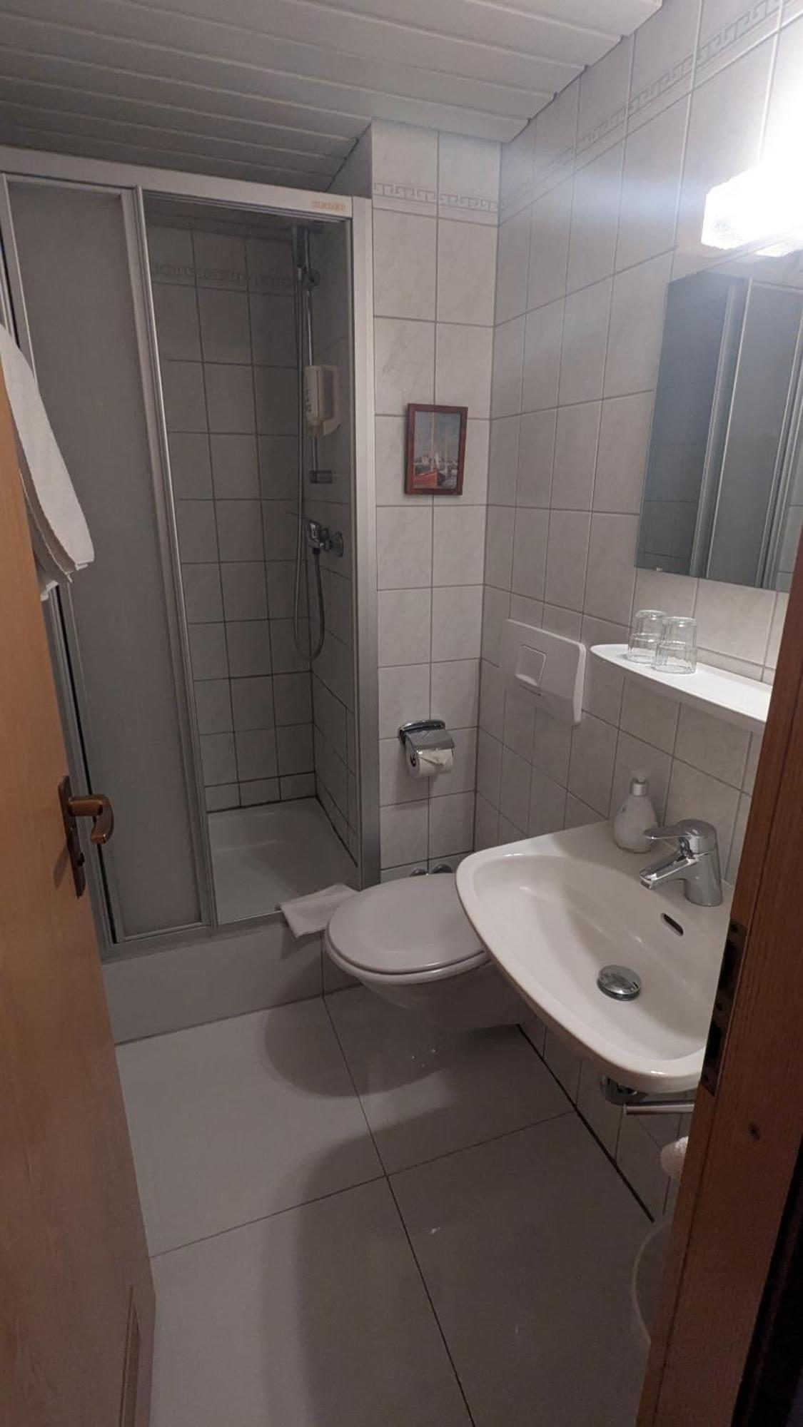 Gasthof Hotel Rose Obereisenheim Værelse billede