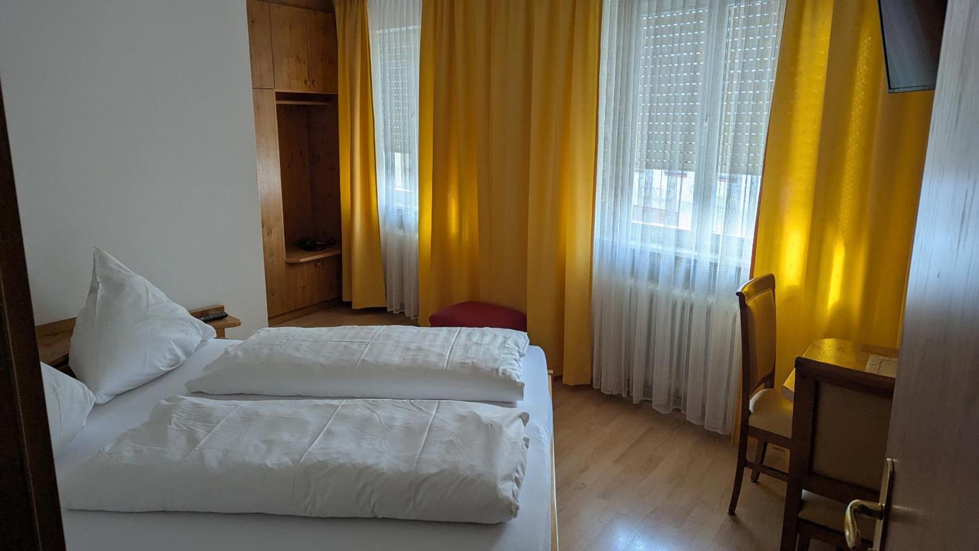 Gasthof Hotel Rose Obereisenheim Værelse billede