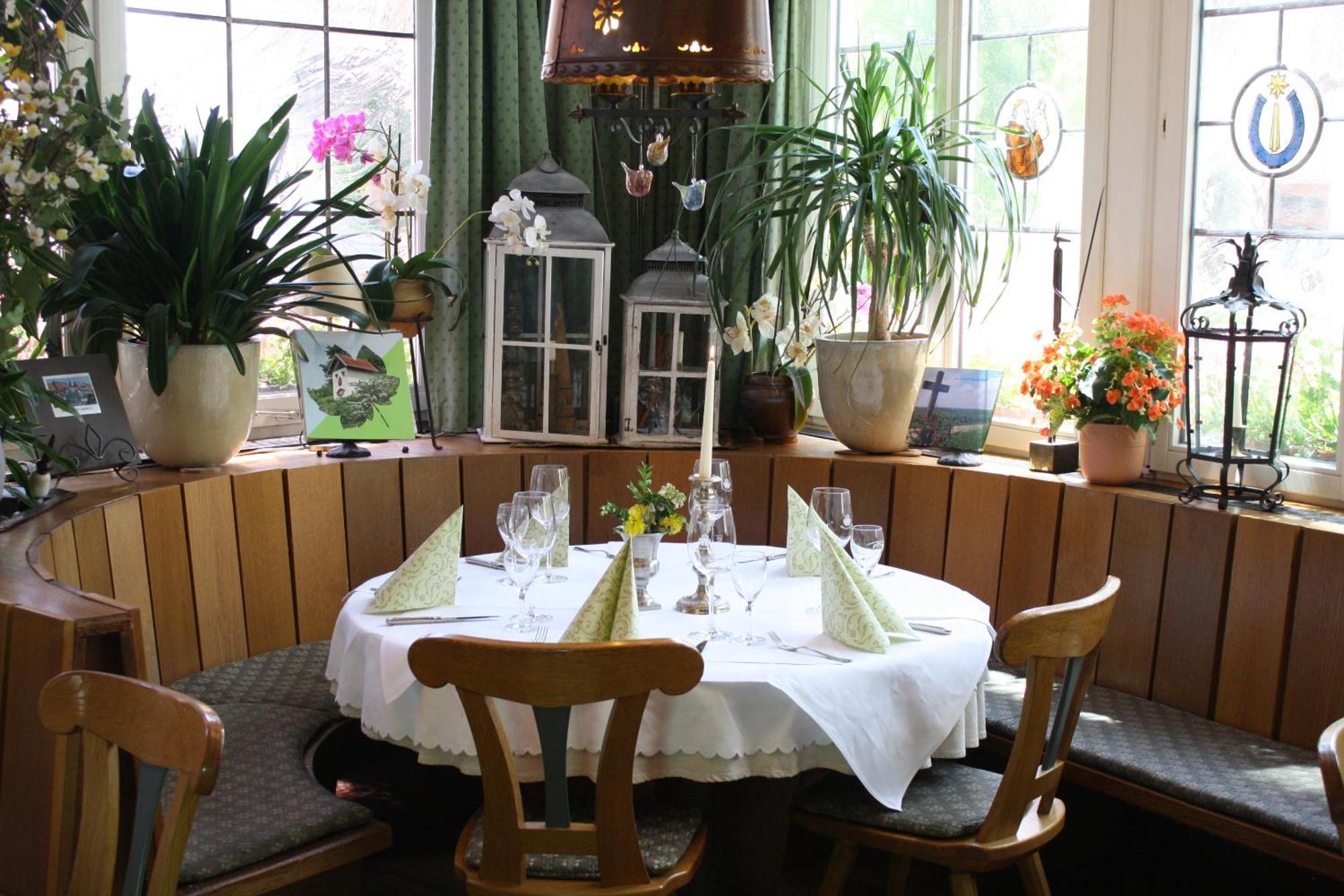 Gasthof Hotel Rose Obereisenheim Eksteriør billede