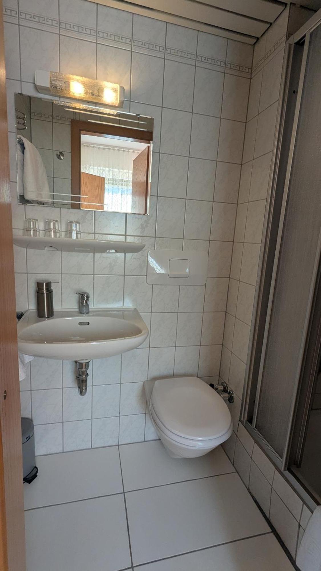 Gasthof Hotel Rose Obereisenheim Værelse billede