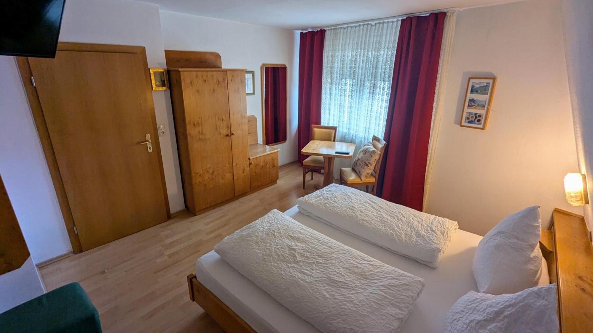 Gasthof Hotel Rose Obereisenheim Værelse billede