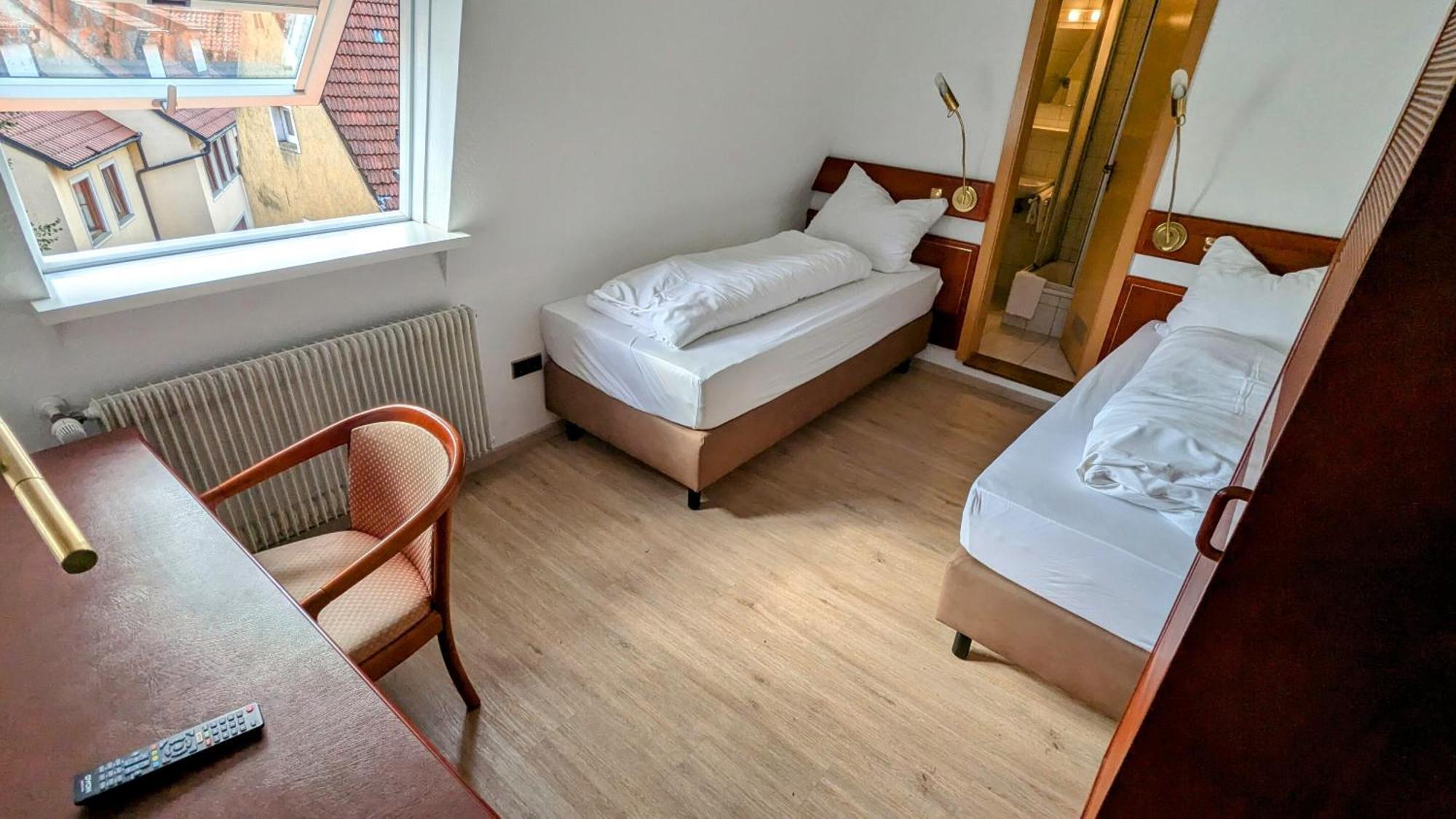 Gasthof Hotel Rose Obereisenheim Værelse billede