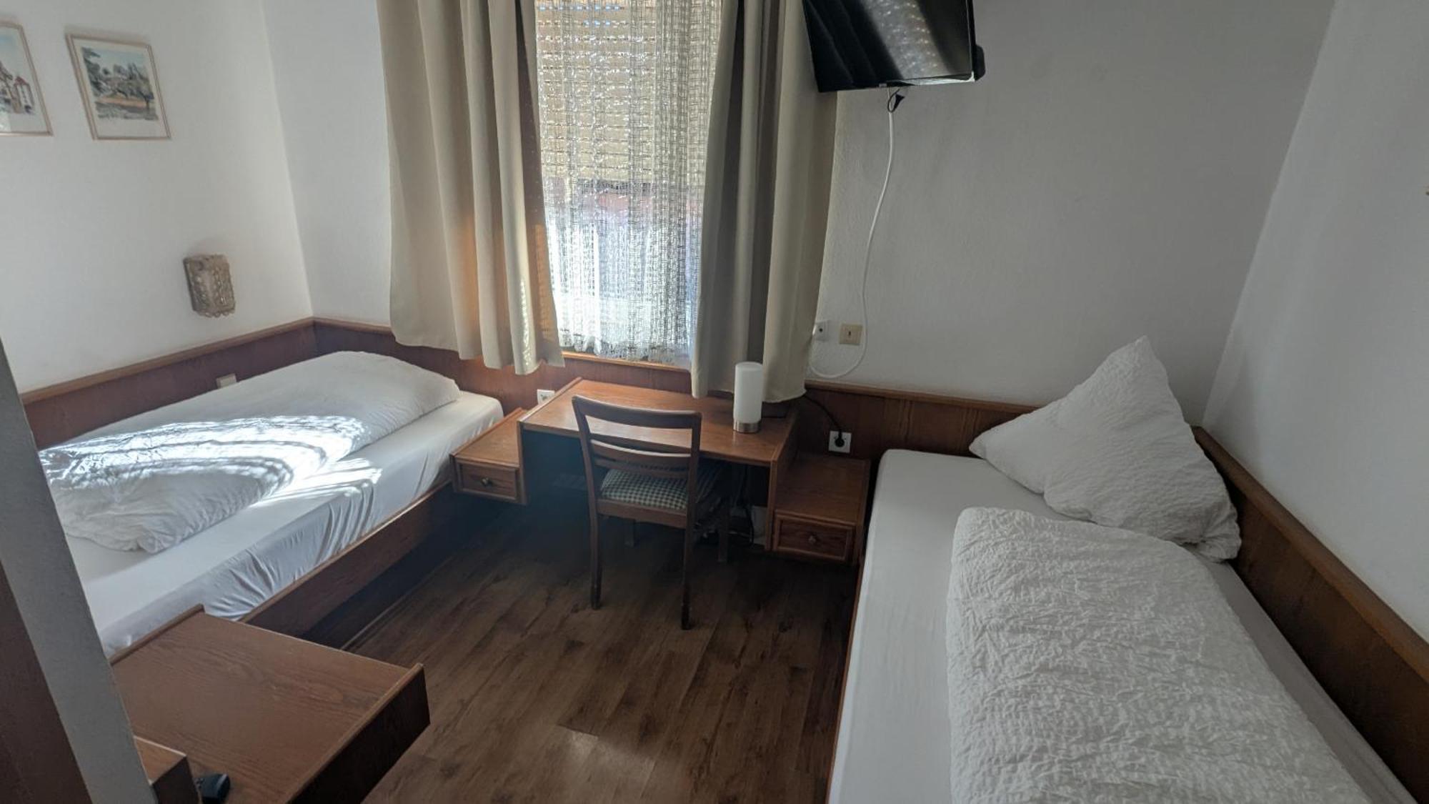 Gasthof Hotel Rose Obereisenheim Værelse billede